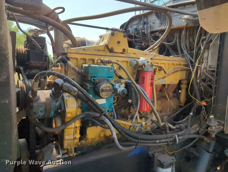 image for item NT9426 1981 Peterbilt 359  semi truck