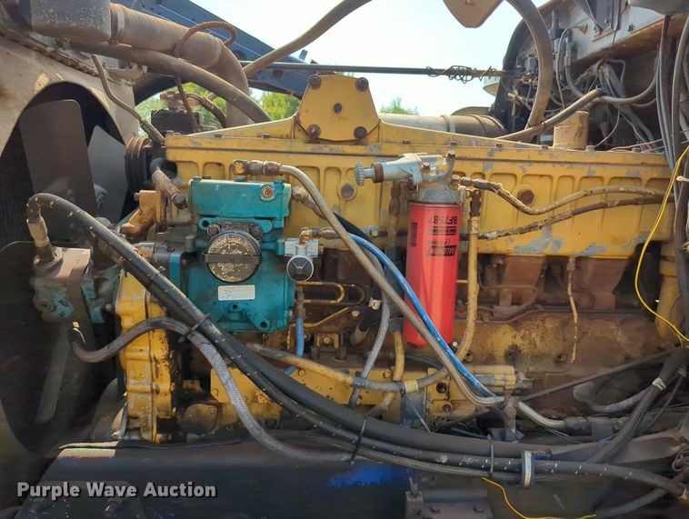 image for item NT9426 1981 Peterbilt 359  semi truck