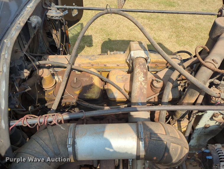 image for item NT9426 1981 Peterbilt 359  semi truck