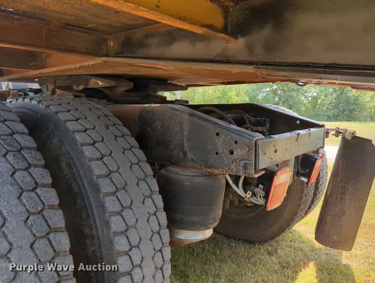 image for item NT9426 1981 Peterbilt 359  semi truck