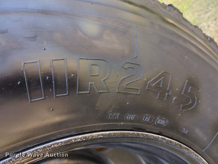 image for item NT9426 1981 Peterbilt 359  semi truck