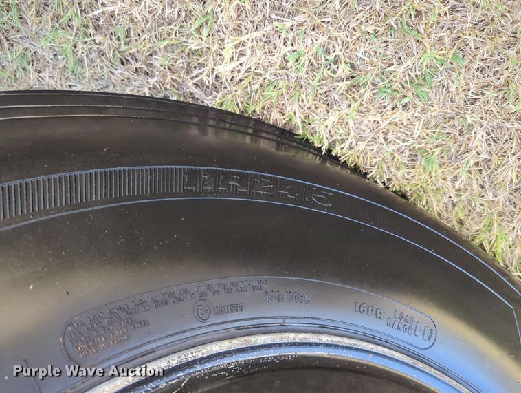 image for item NT9426 1981 Peterbilt 359  semi truck