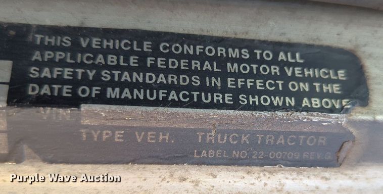 image for item NT9426 1981 Peterbilt 359  semi truck