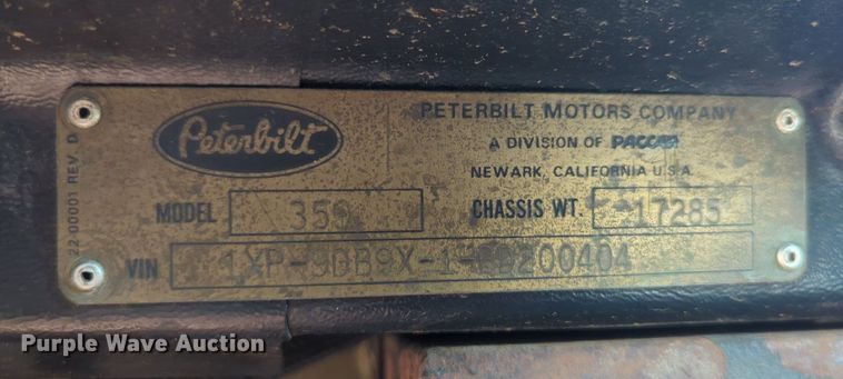 image for item NT9426 1981 Peterbilt 359  semi truck