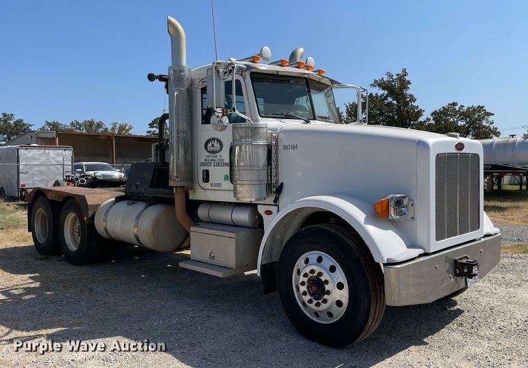 image for item NT9511 2010 Peterbilt 367  winch truck