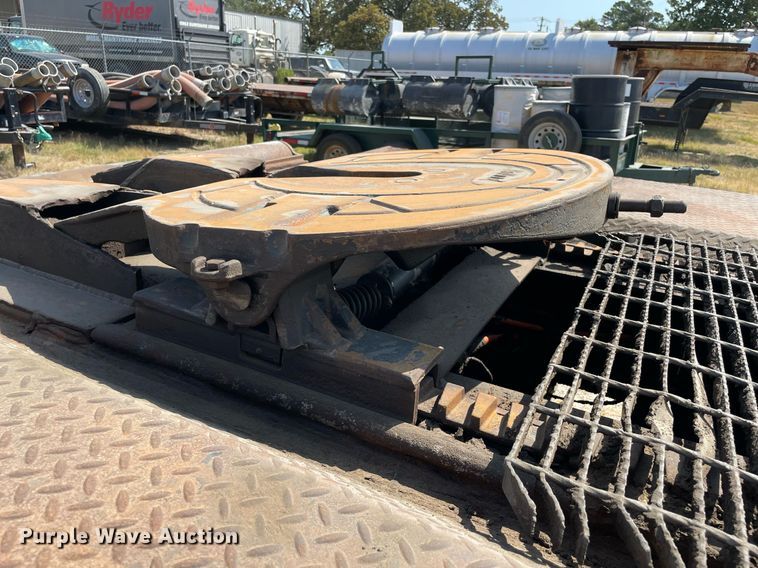 image for item NT9511 2010 Peterbilt 367  winch truck