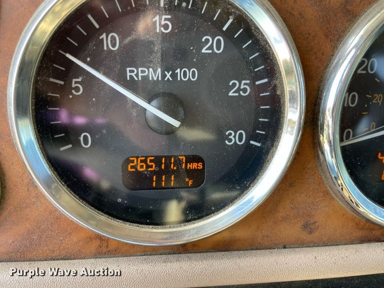 image for item NT9511 2010 Peterbilt 367  winch truck