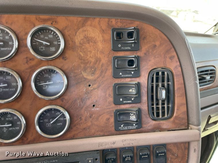 image for item NT9511 2010 Peterbilt 367  winch truck