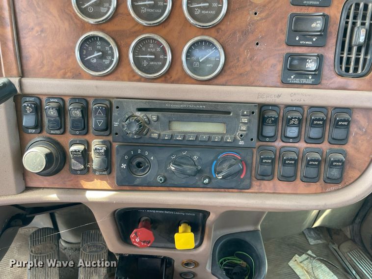 image for item NT9511 2010 Peterbilt 367  winch truck