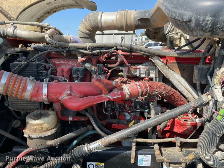 image for item NT9511 2010 Peterbilt 367  winch truck