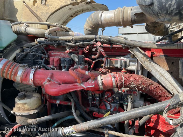 image for item NT9511 2010 Peterbilt 367  winch truck