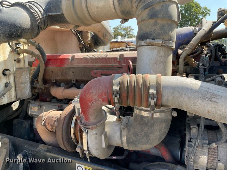 image for item NT9511 2010 Peterbilt 367  winch truck