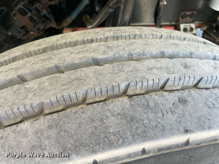 image for item NT9511 2010 Peterbilt 367  winch truck