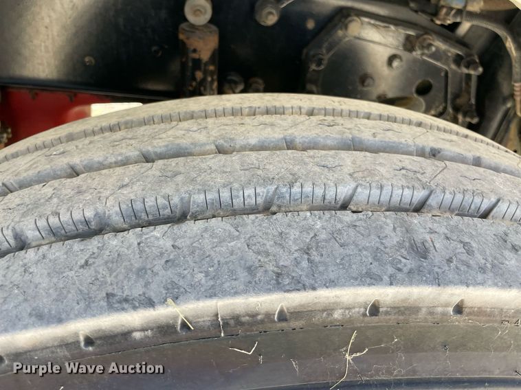 image for item NT9511 2010 Peterbilt 367  winch truck