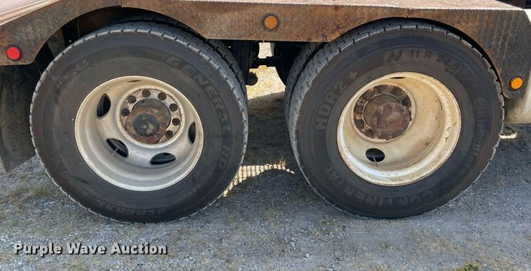 image for item NT9511 2010 Peterbilt 367  winch truck