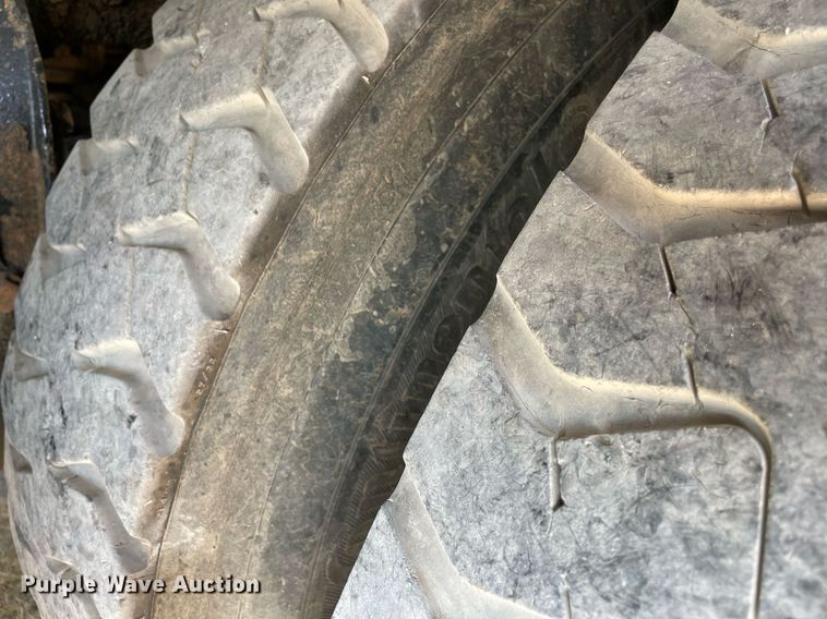 image for item NT9511 2010 Peterbilt 367  winch truck