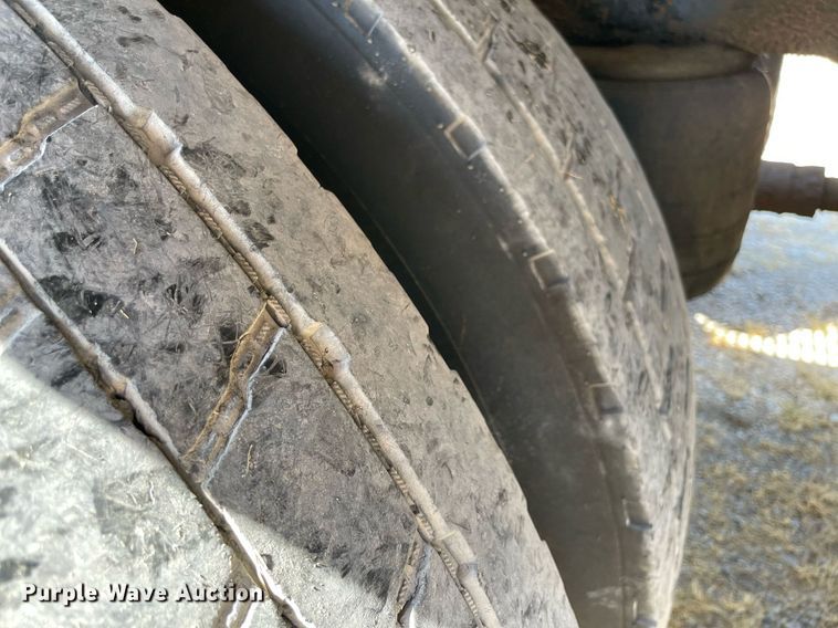 image for item NT9511 2010 Peterbilt 367  winch truck