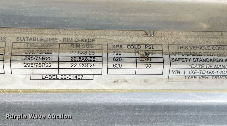 image for item NT9511 2010 Peterbilt 367  winch truck