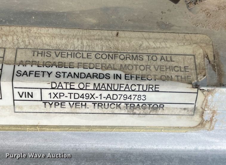 image for item NT9511 2010 Peterbilt 367  winch truck