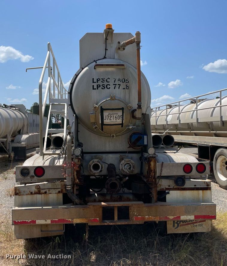 image for item NT9518 2015 Dragon  vacuum trailer