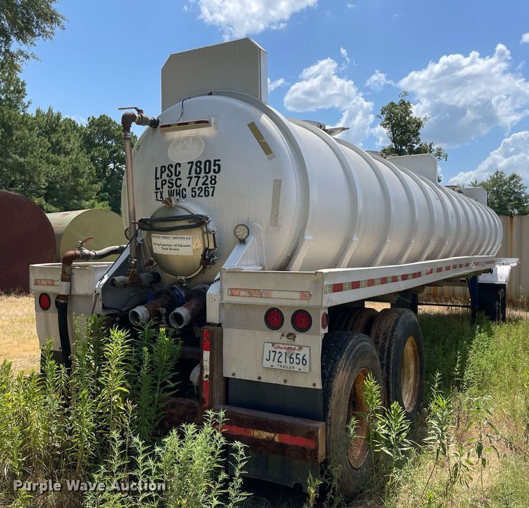 image for item NT9520 2007 Dragon  vacuum trailer