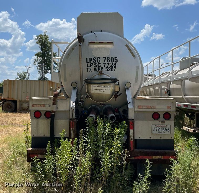 image for item NT9520 2007 Dragon  vacuum trailer