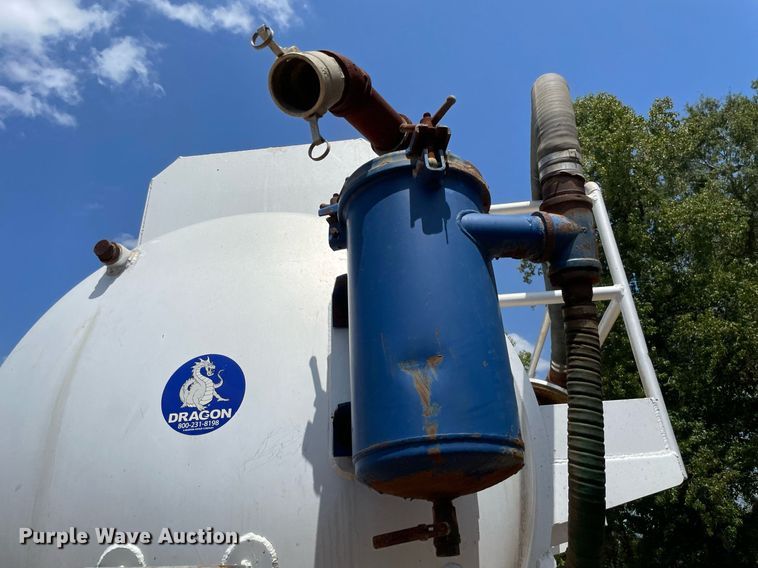 image for item NT9520 2007 Dragon  vacuum trailer