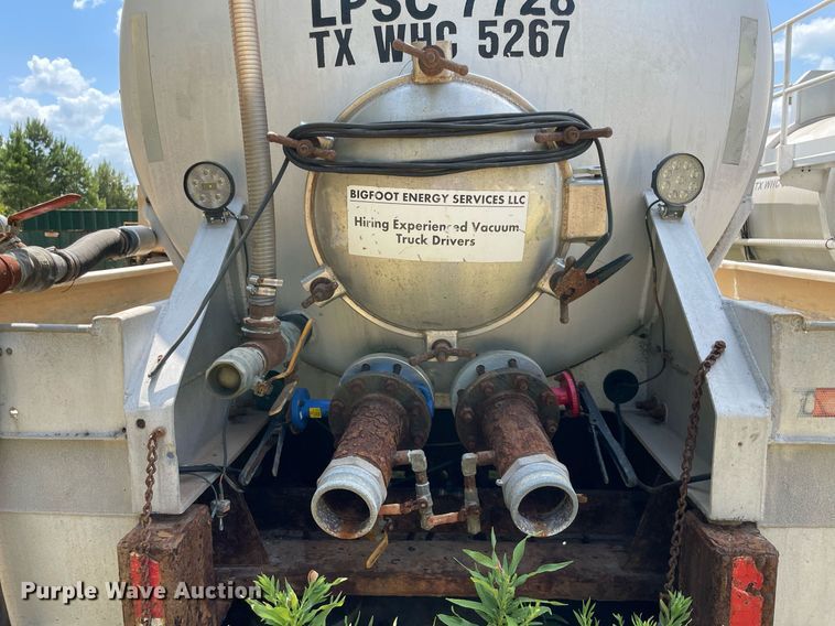 image for item NT9520 2007 Dragon  vacuum trailer