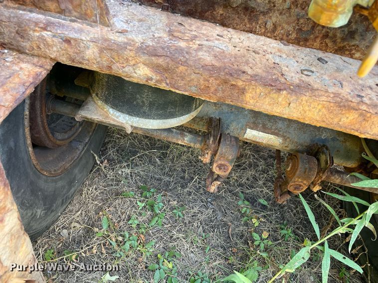 image for item NT9520 2007 Dragon  vacuum trailer