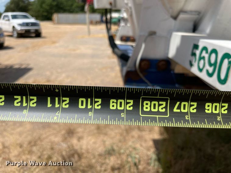 image for item NT9520 2007 Dragon  vacuum trailer