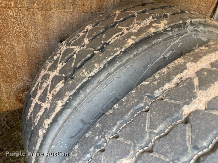 image for item NT9520 2007 Dragon  vacuum trailer