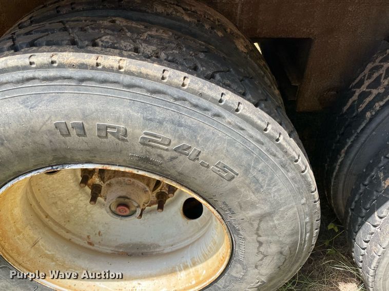 image for item NT9520 2007 Dragon  vacuum trailer