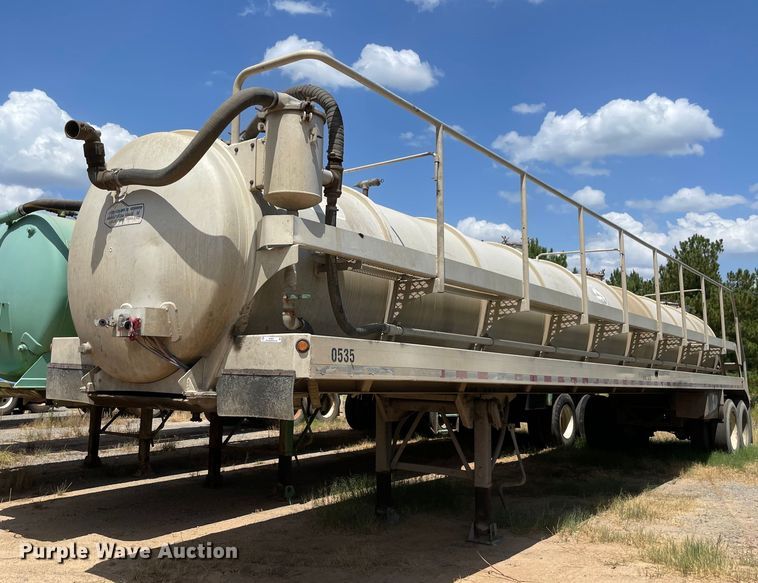 image for item NT9521 2013 MAC  vacuum trailer