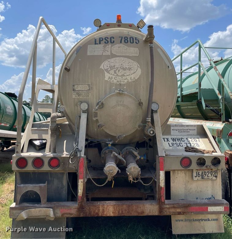 image for item NT9521 2013 MAC  vacuum trailer