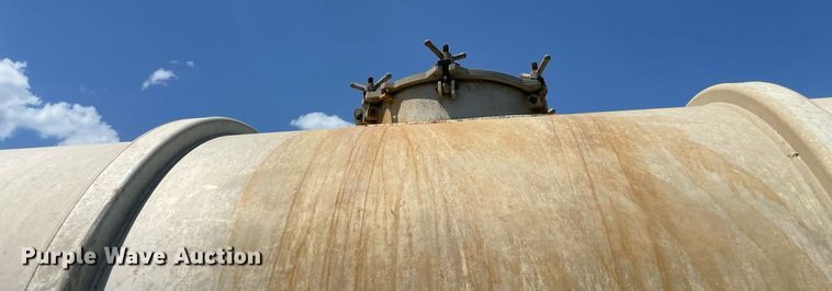 image for item NT9521 2013 MAC  vacuum trailer