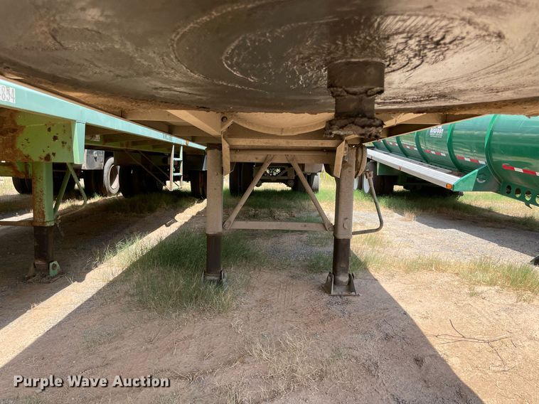 image for item NT9521 2013 MAC  vacuum trailer