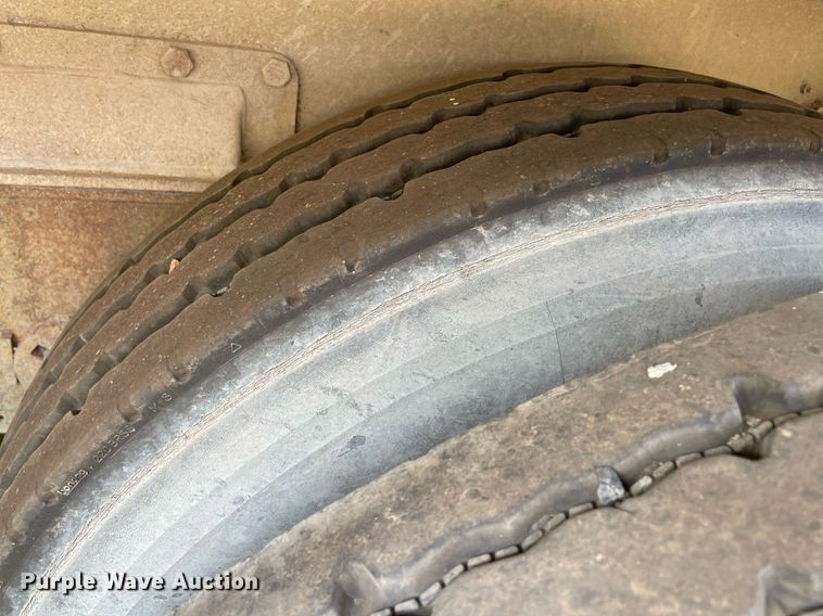 image for item NT9521 2013 MAC  vacuum trailer