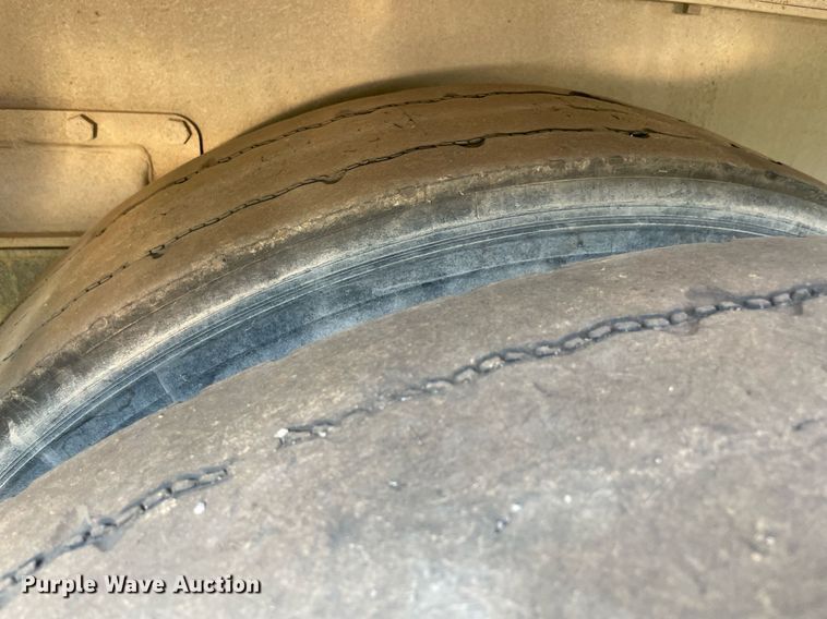 image for item NT9521 2013 MAC  vacuum trailer