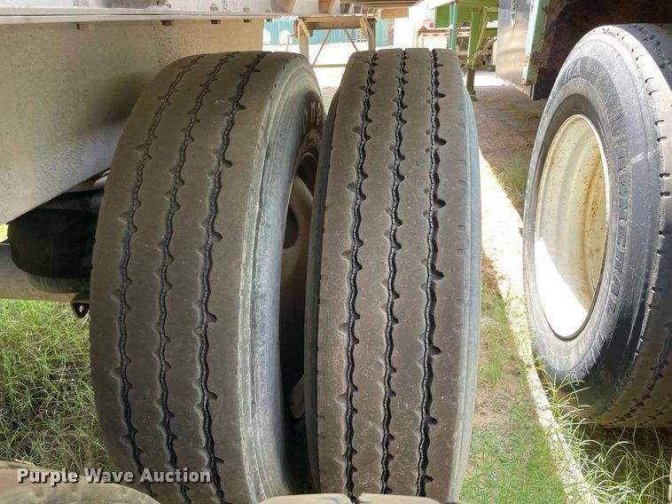 image for item NT9521 2013 MAC  vacuum trailer