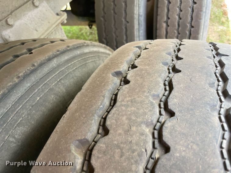 image for item NT9521 2013 MAC  vacuum trailer