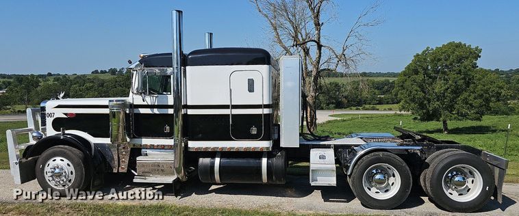image for item NT9959 1997 Peterbilt 379  semi truck