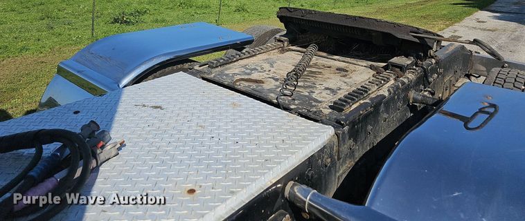 image for item NT9959 1997 Peterbilt 379  semi truck