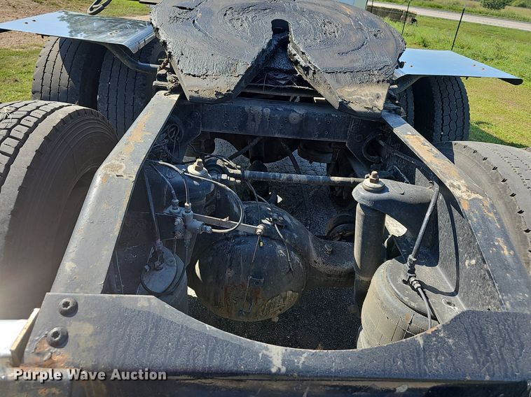 image for item NT9959 1997 Peterbilt 379  semi truck