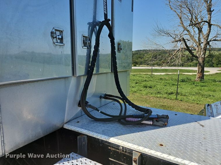 image for item NT9959 1997 Peterbilt 379  semi truck