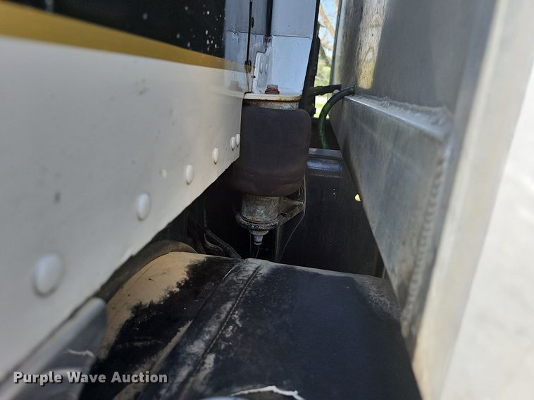 image for item NT9959 1997 Peterbilt 379  semi truck