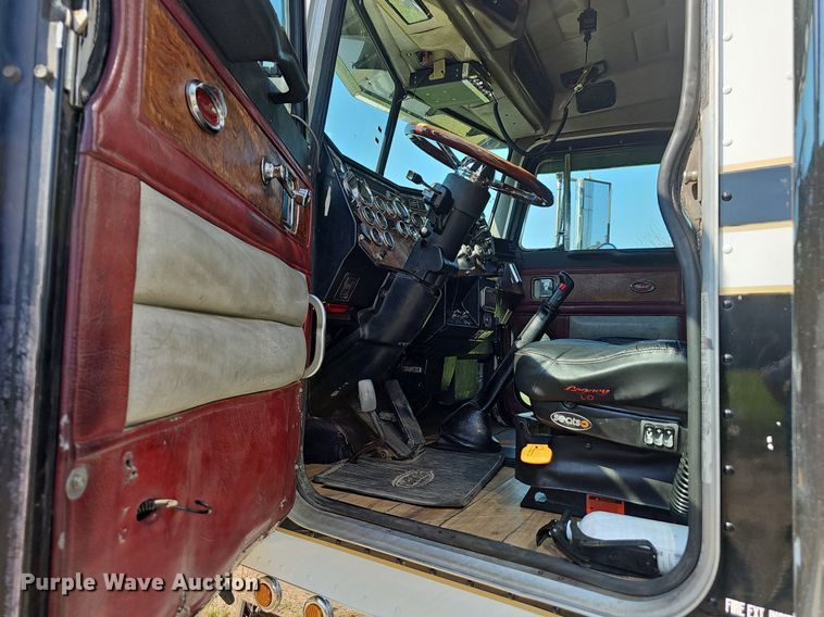 image for item NT9959 1997 Peterbilt 379  semi truck