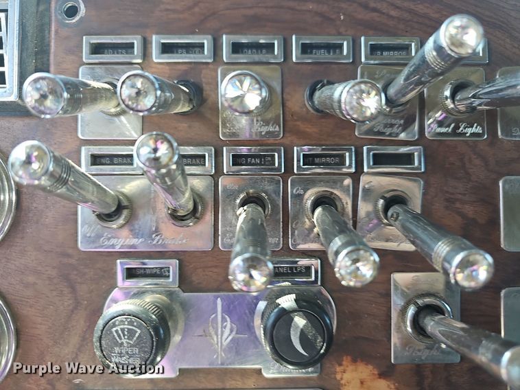 image for item NT9959 1997 Peterbilt 379  semi truck