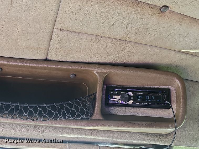 image for item NT9959 1997 Peterbilt 379  semi truck