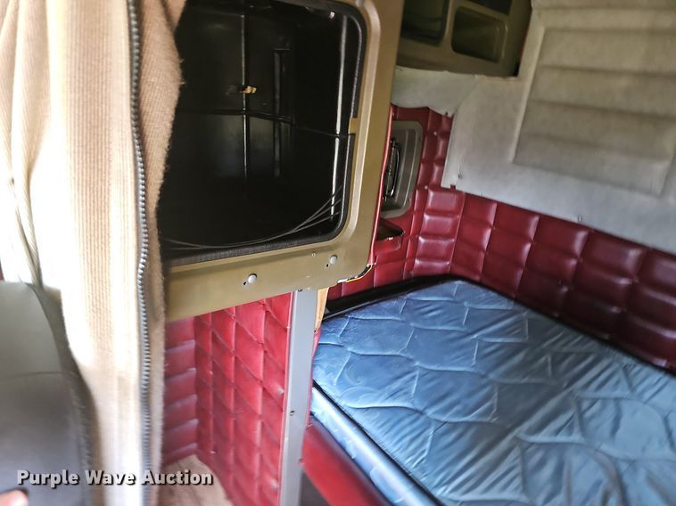 image for item NT9959 1997 Peterbilt 379  semi truck