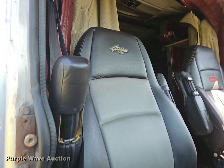 image for item NT9959 1997 Peterbilt 379  semi truck